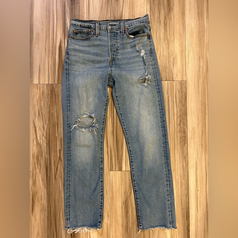COPY - Levi’s Wedgie Distressed Straight Jeans size 28